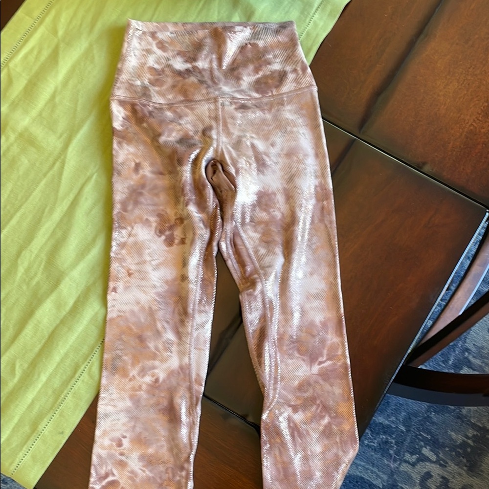 lululemon Rose Gold Metallic PatternedLeggings Comfortable Casual Wear NWOT